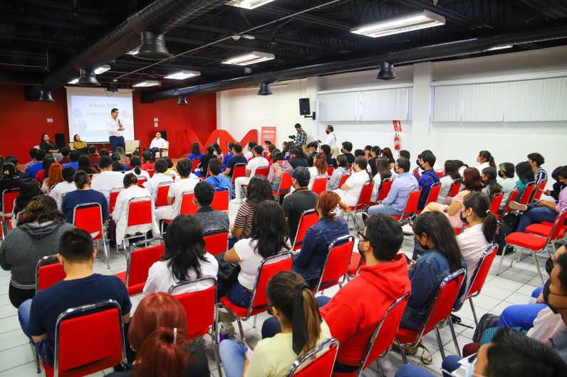 Escucha Alcalde Carlos Peña Ortiz a jóvenes reynosenses