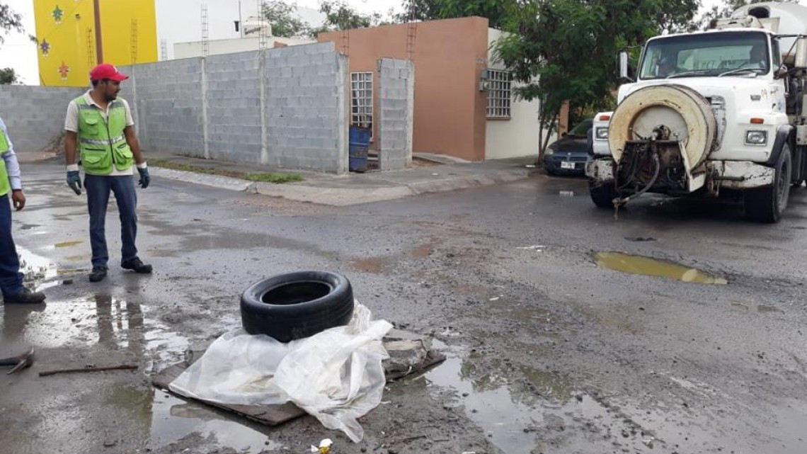 Comapa trabaja con equipo vactor