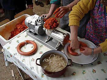 Capacitan a mujeres en la elaboración de queso y chorizo 