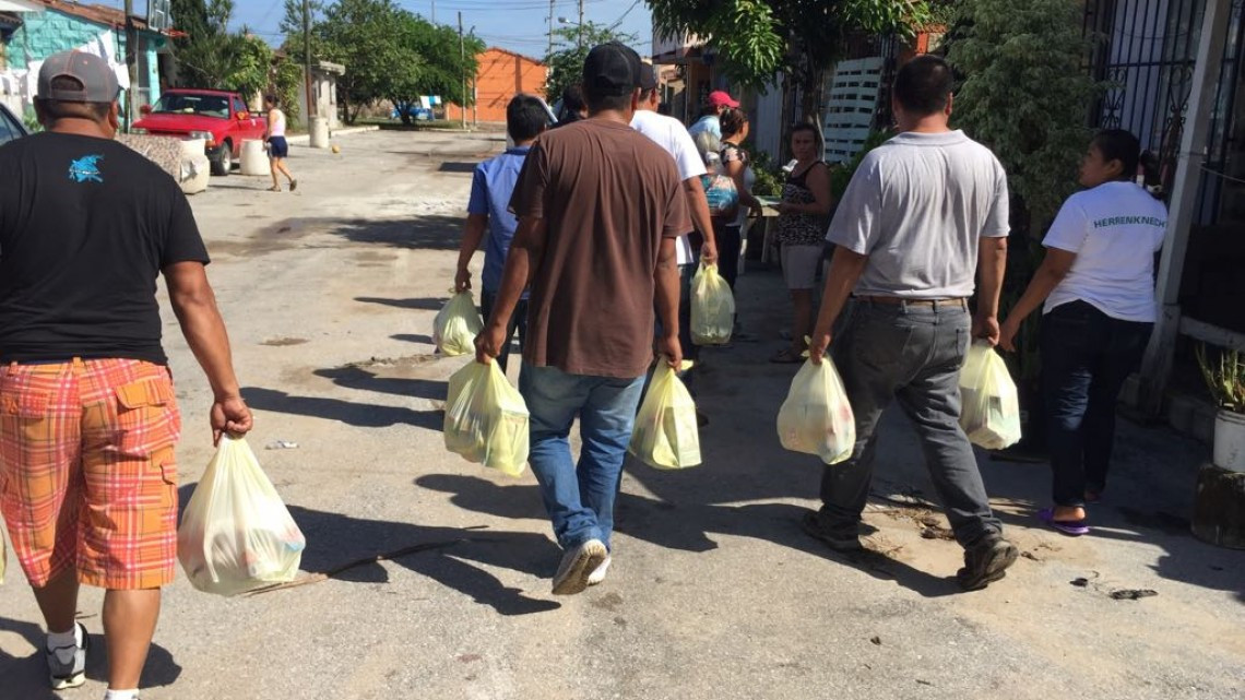 Llegan a Altamira alimentos donados por Nuevo León