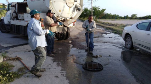 Comapa trabaja con equipo vactor