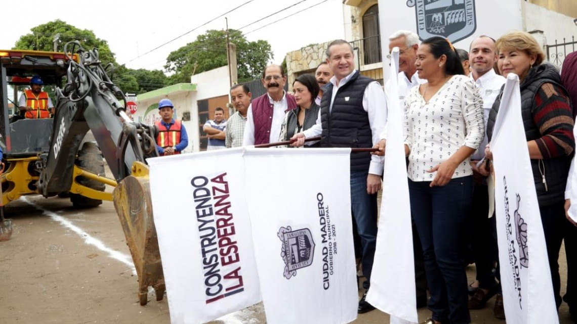 Lleva Adrián Oseguera red hidrosanitaria en colonias de Madero