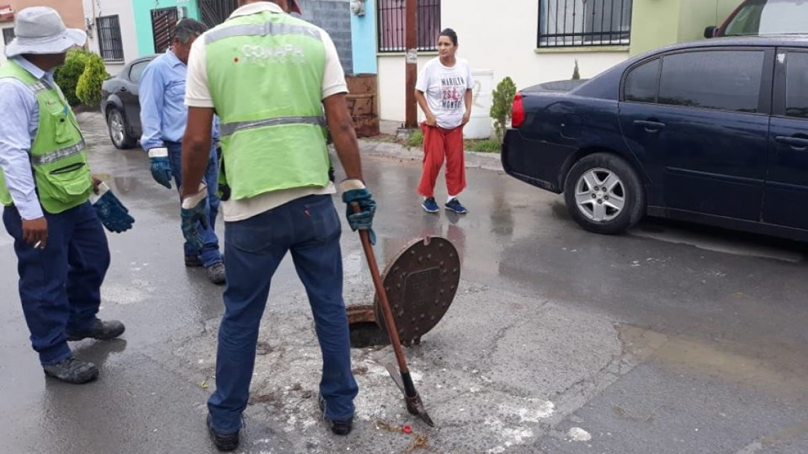 Comapa trabaja con equipo vactor