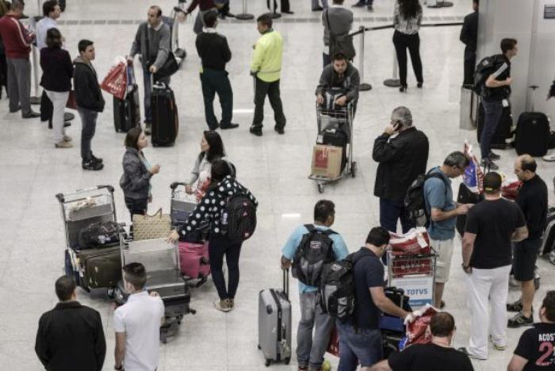 Brasil prorroga la prohibición de entrada de extranjeros por 30 días