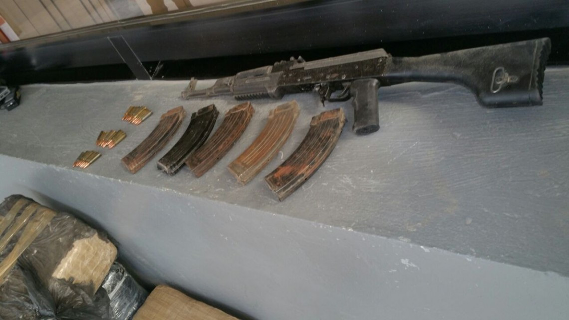 Aseguran marihuana, arma larga y cargadores en Díaz Ordaz