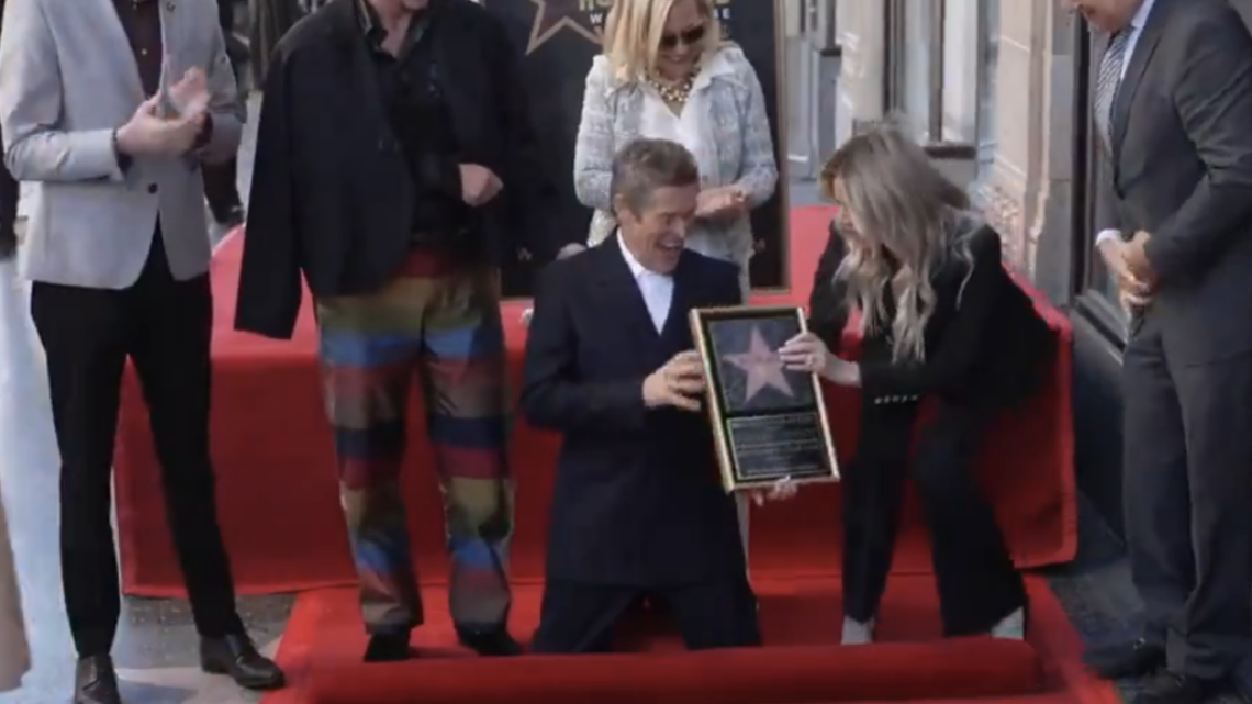 Willem Dafoe recibe su estrella en el Paseo de la Fama de Hollywood