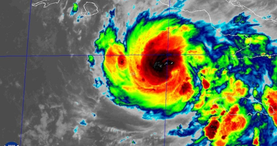 La tormenta Rafael se intensifica a huracán categoría 2 rumbo a Cuba