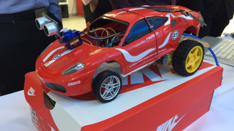 Presentan alumnos proyectos tecnológicos a empresarios