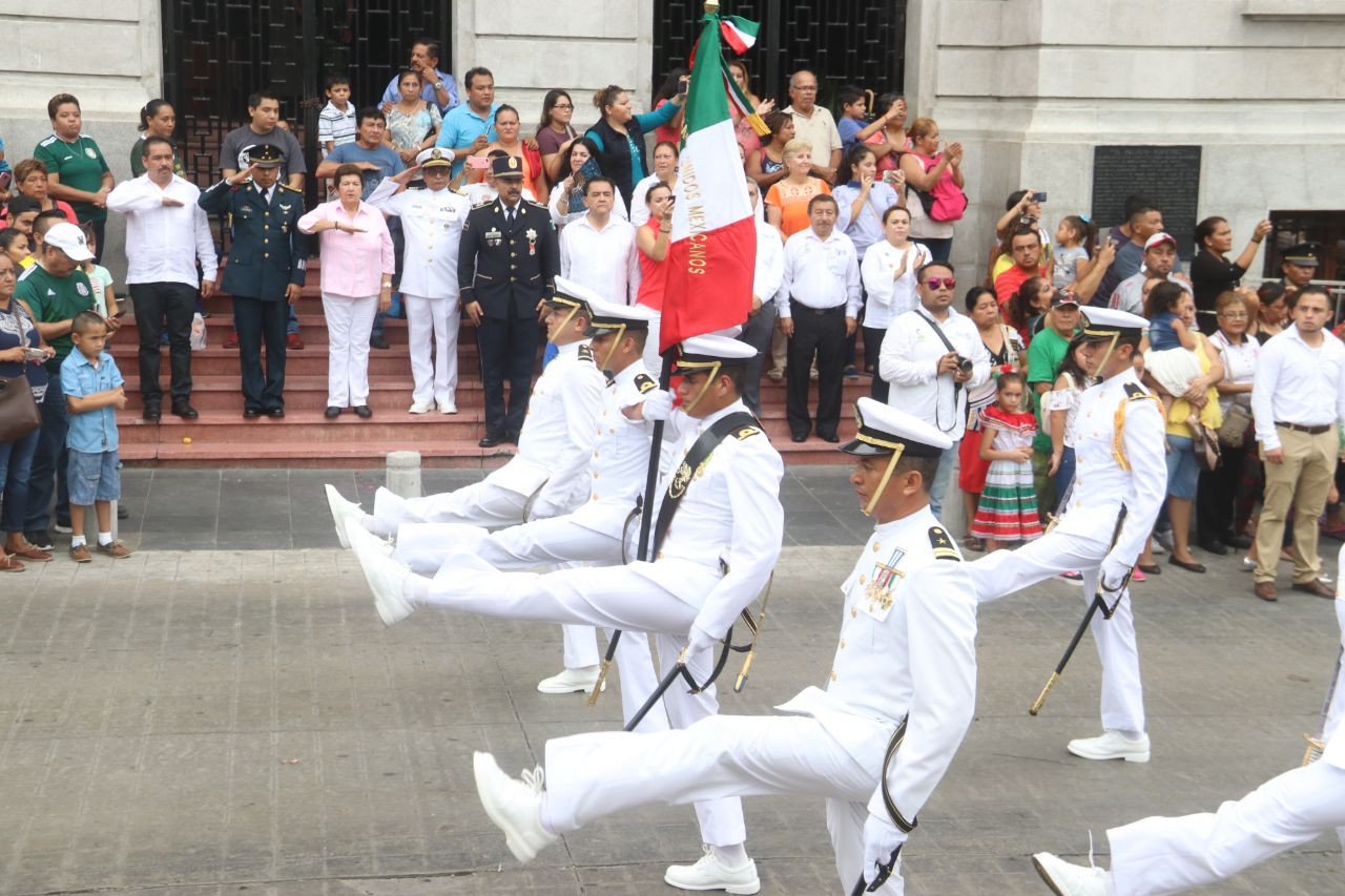 Realizan con éxito desfile conmemorativo de la independencia de México