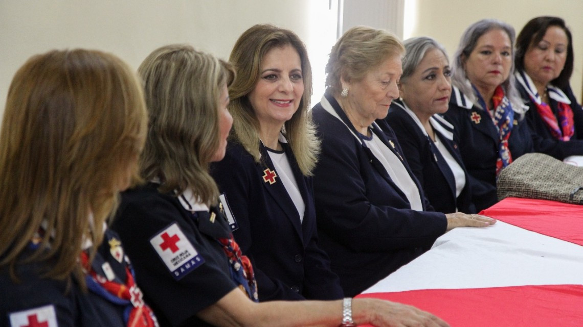 Distingue Cruz Roja a Aída Feres de Nader Como su Presidenta Honoraria