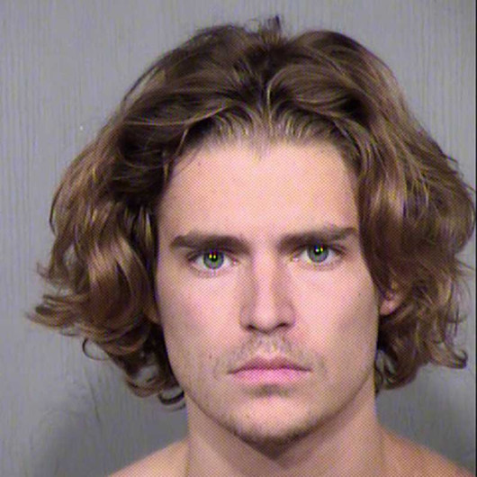 Hijo de Van Damme es detenido por amenazar con un cuchillo