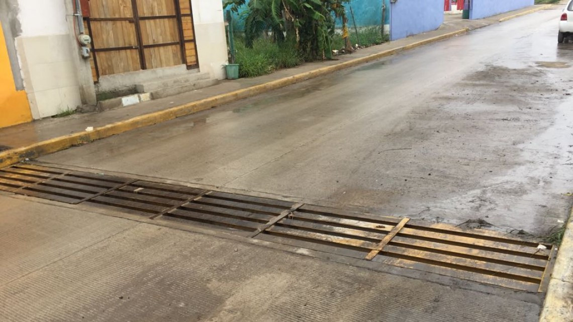 Vecinos piden ayuda, se inundan cada vez que llueve