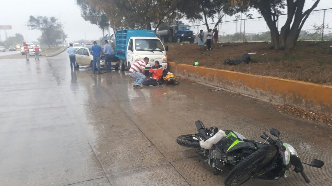 Llovizna genera choques múltiples en la zona sur