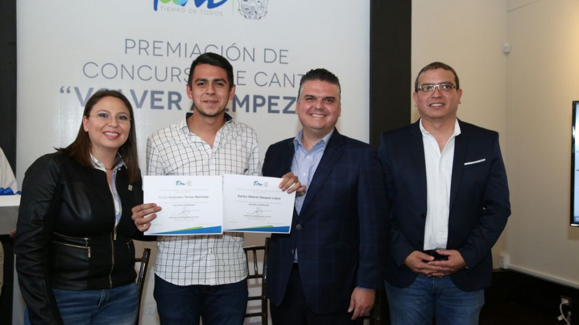 Premian a ganadores del concurso estatal de canto Volver a Empezar