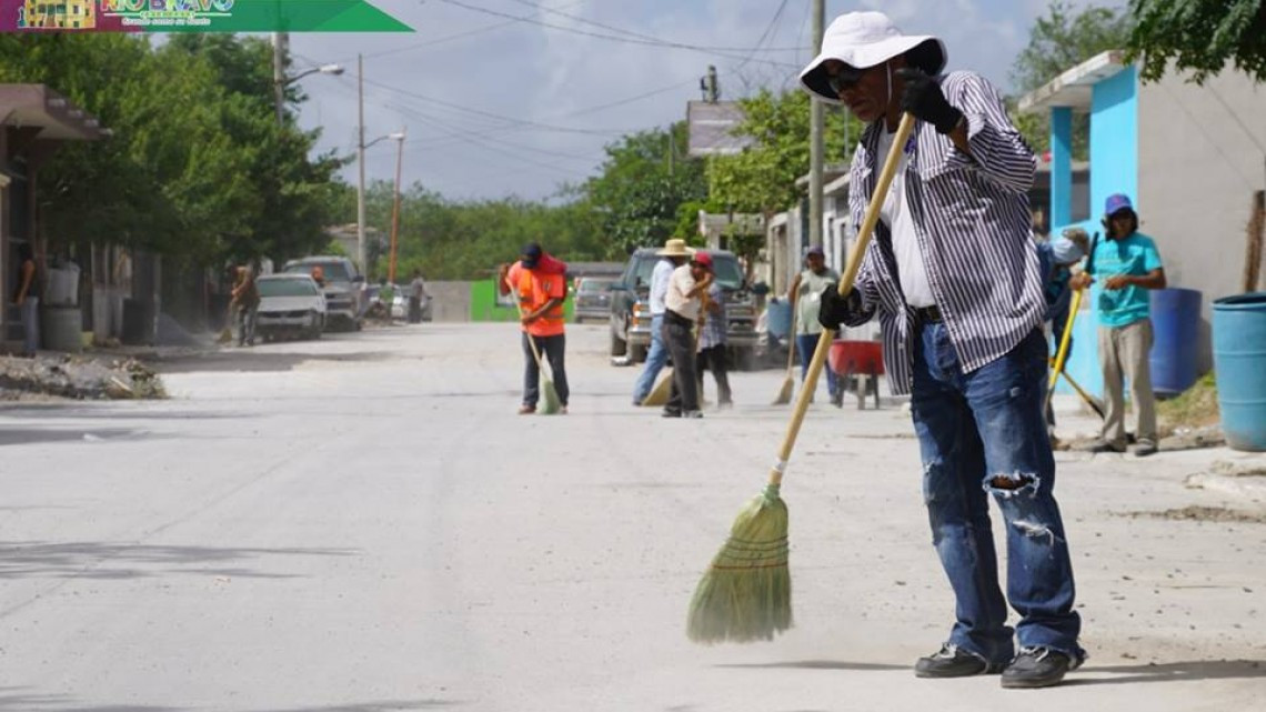 Realizan trabajos de limpieza en colonia Manuel Cavazos Lerma