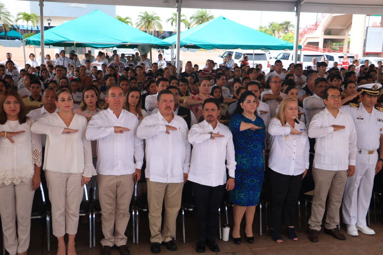 Andrés Zorrilla Moreno, asiste a la a ceremonia del 188 aniversario de la Victoria de Tampico
