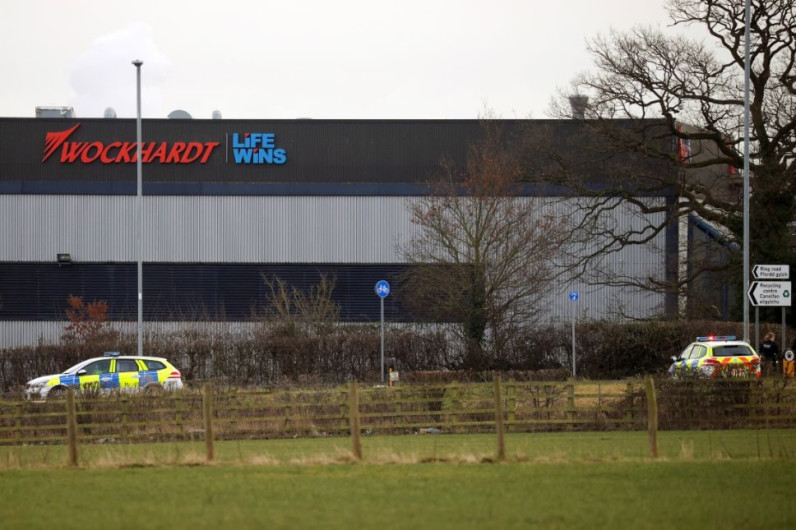 Por paquete sospechoso, desalojan planta donde AstraZenca produce vacuna