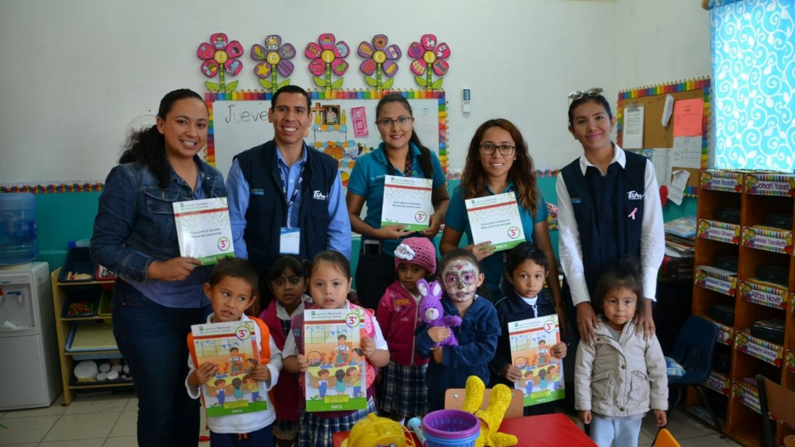 Realiza SET visitas a escuelas; reparte material educativo