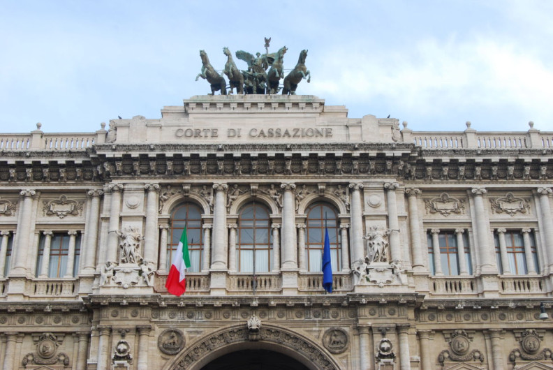  Reconoce Tribunal italiano adopción de 2 niños por pareja gay