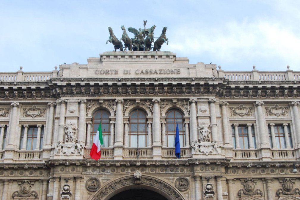  Reconoce Tribunal italiano adopción de 2 niños por pareja gay