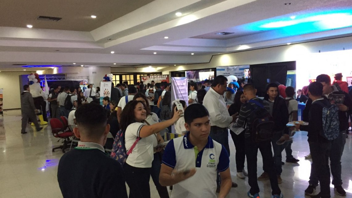 Presenta Chuchín oportunidades académicas