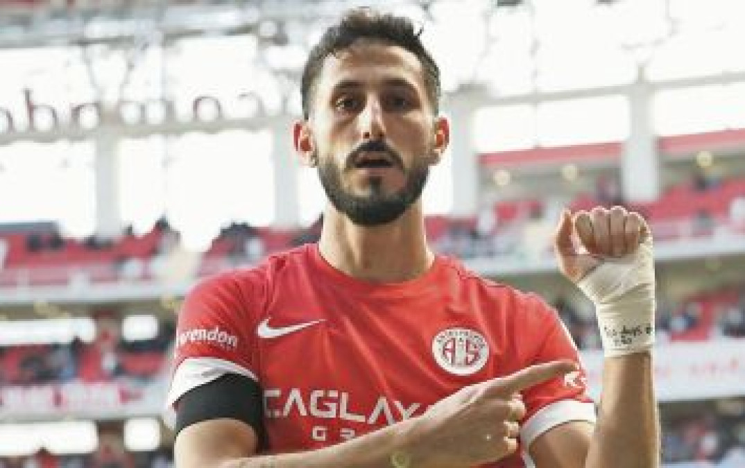 Acusa Turquía a futbolista israelí de incitar al odio