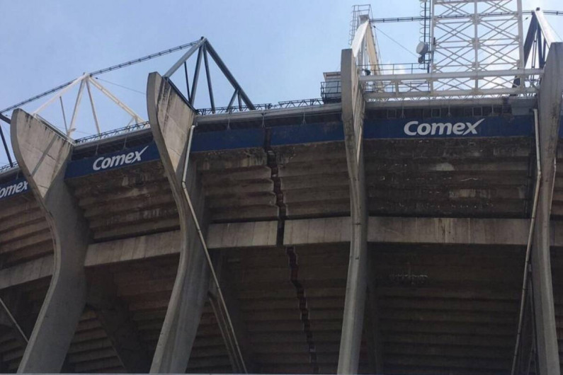 El Estadio Azteca, diseñado para abrirse en medio de un terremoto 