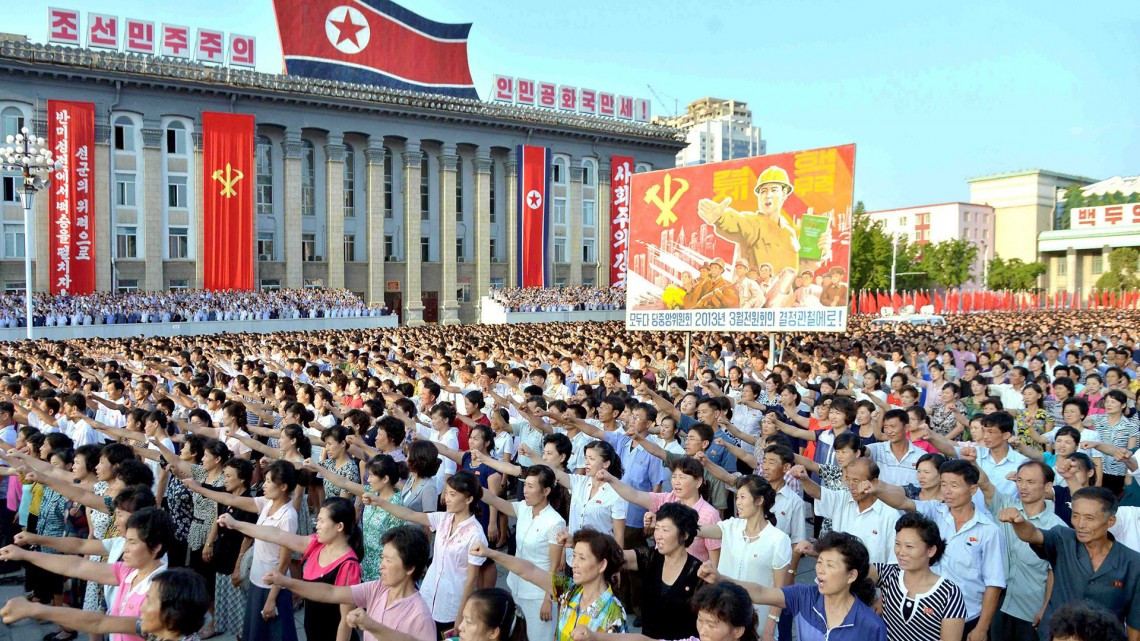 Kim Jong-un armó un gigantesco desfile en Pyonyang 