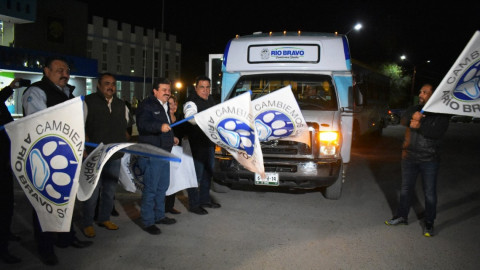 Alcalde de Río Bravo da banderazo a ruta nocturna de transporte gratuito