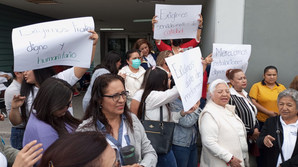 Protestan maestros en Matamoros por mal servicio del ISSTE
