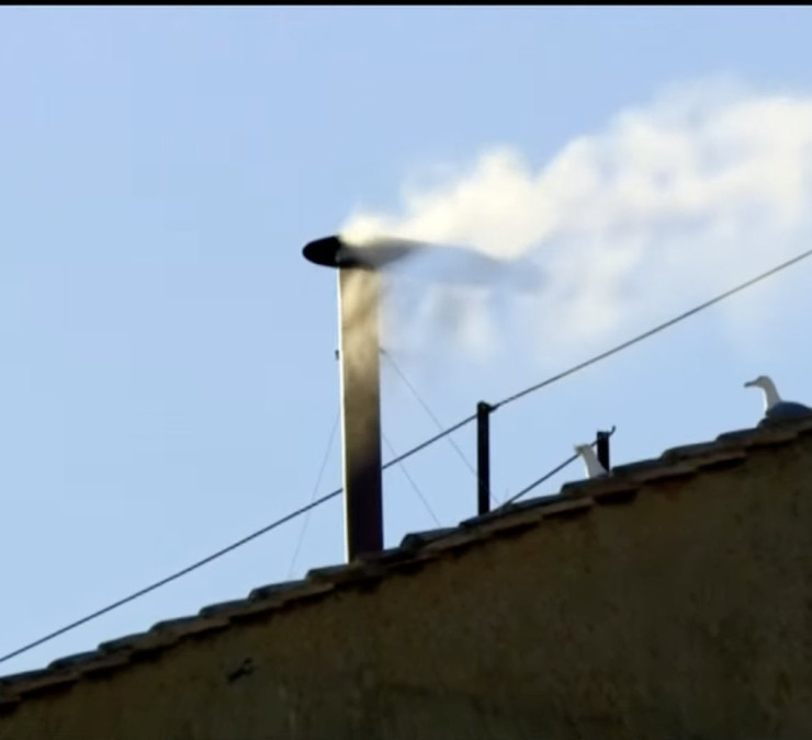 ¡Habemus Papam!: Humo blanco anuncia la elección de un nuevo Pontífice 