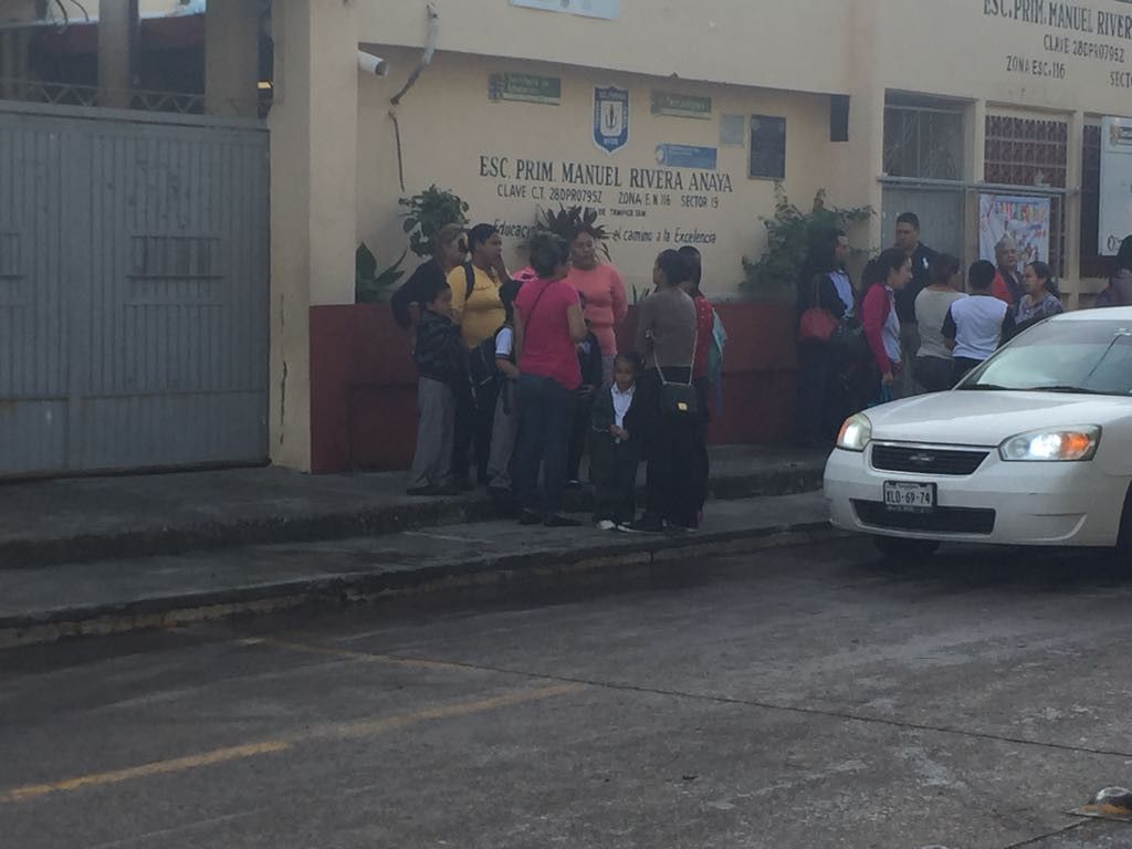 El mal estado del sistema eléctrico, obliga a escuela suspender clases