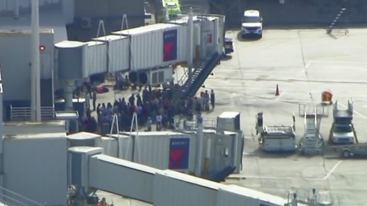 Al menos cinco muertos por tiroteo en aeropuerto de Fort Lauderdale de Florida