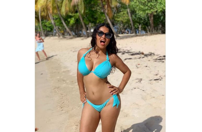 Salma Hayek presume ‘cuerpazo’ a un día de su cumpleaños 53