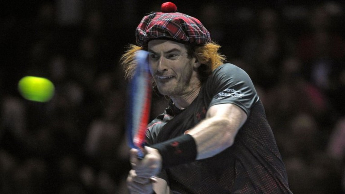 Federer jugó con una falda escocesa