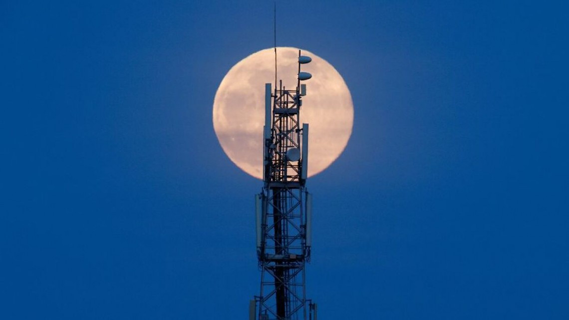 Super Luna Rosa regala grandes postales alrededor del mundo 