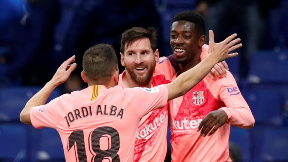 El Barcelona golea al Espanyol 4-0 en el Derbi Catalán 