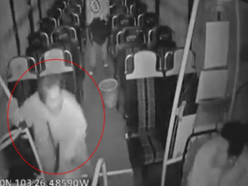 Pasajera ‘fantasma’ asusta a chofer hasta los gritos