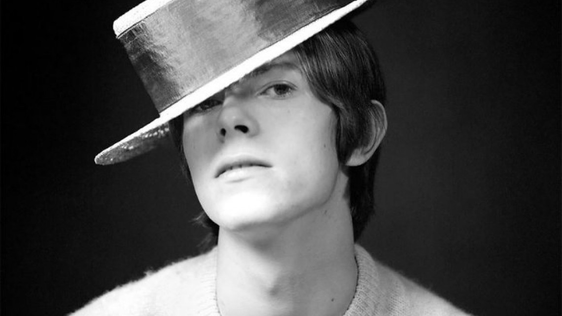 Revelan imágenes inéditas de David Bowie joven