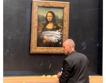 La Gioconda es atacada con pastelazo 