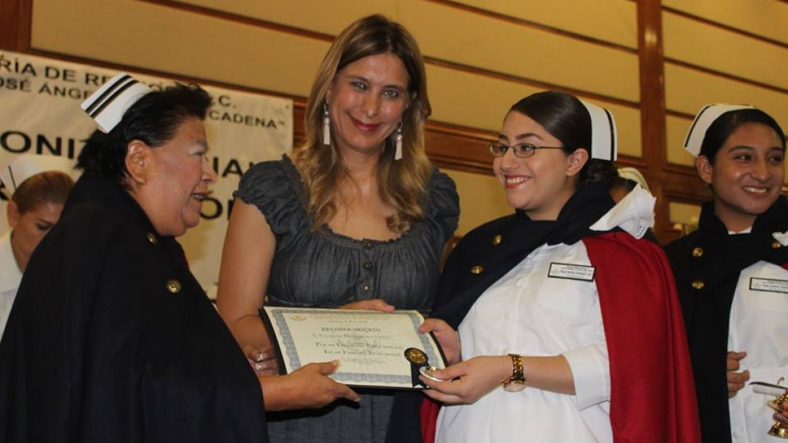 Maki felicita a graduados de escuela de Enfermería Dr. José Ángel Cadena y Cadena