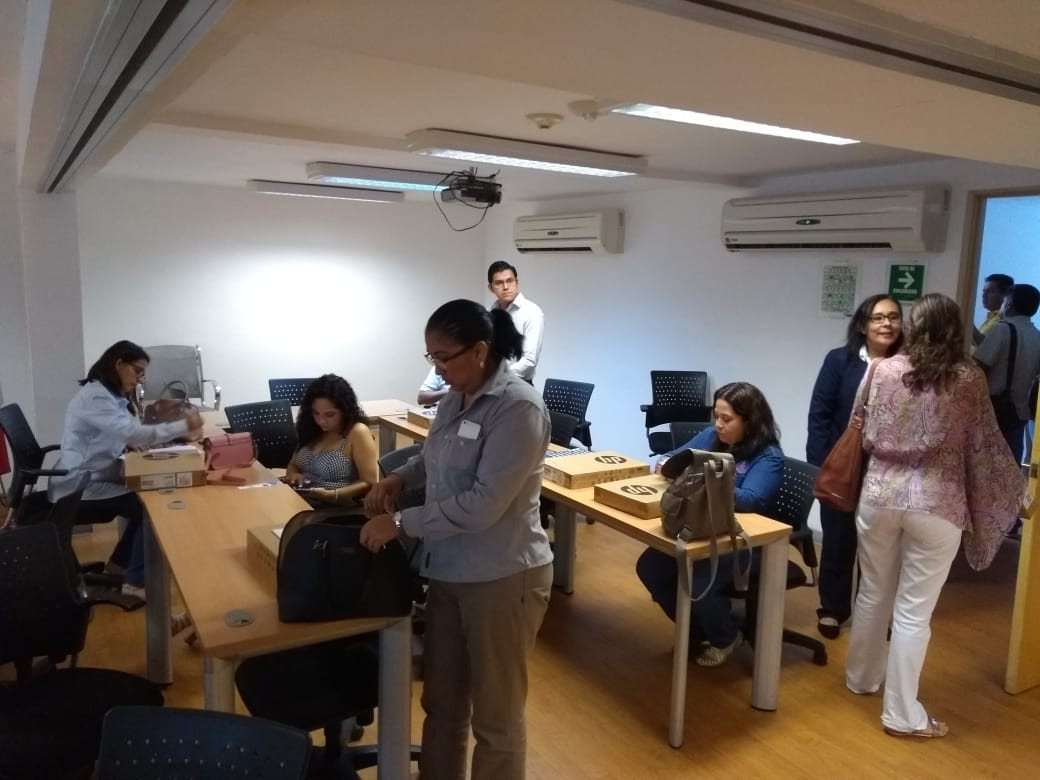 Entrega COPARMEX 23 equipos de cómputo a emprendedores