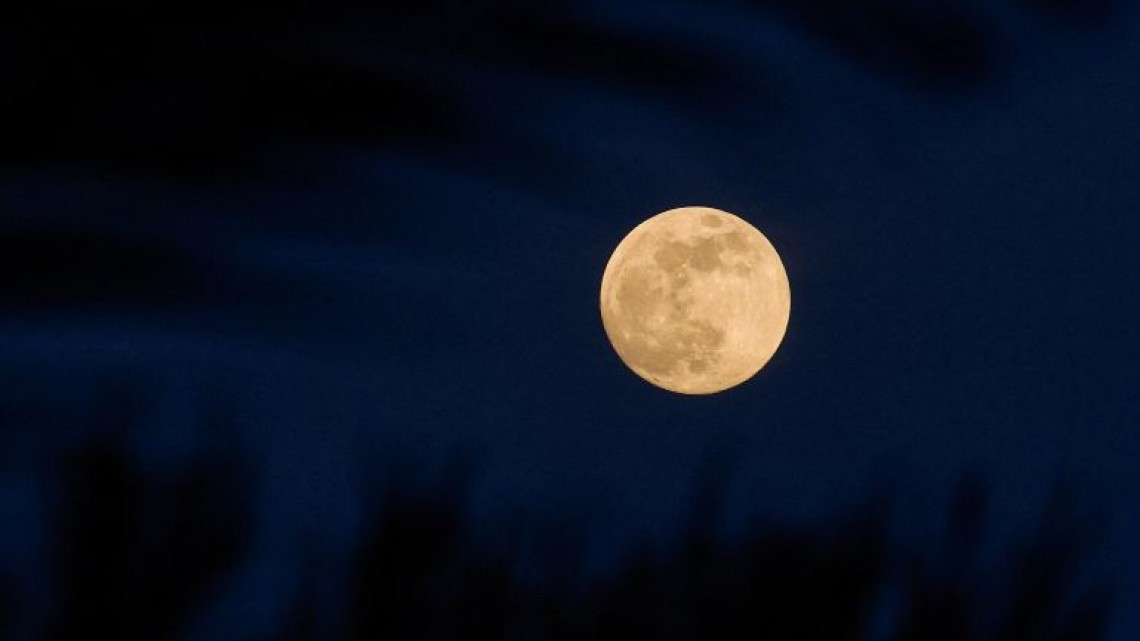 Así se vivió la "super luna" de mayo 