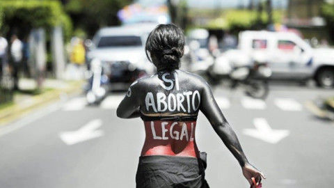 El Constitucional de Chile despenaliza el aborto en tres causales