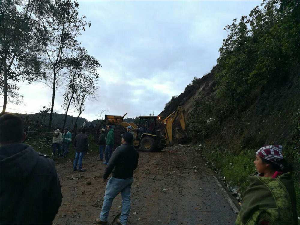 Deslave entierra viviendas y deja 11 personas muertas 