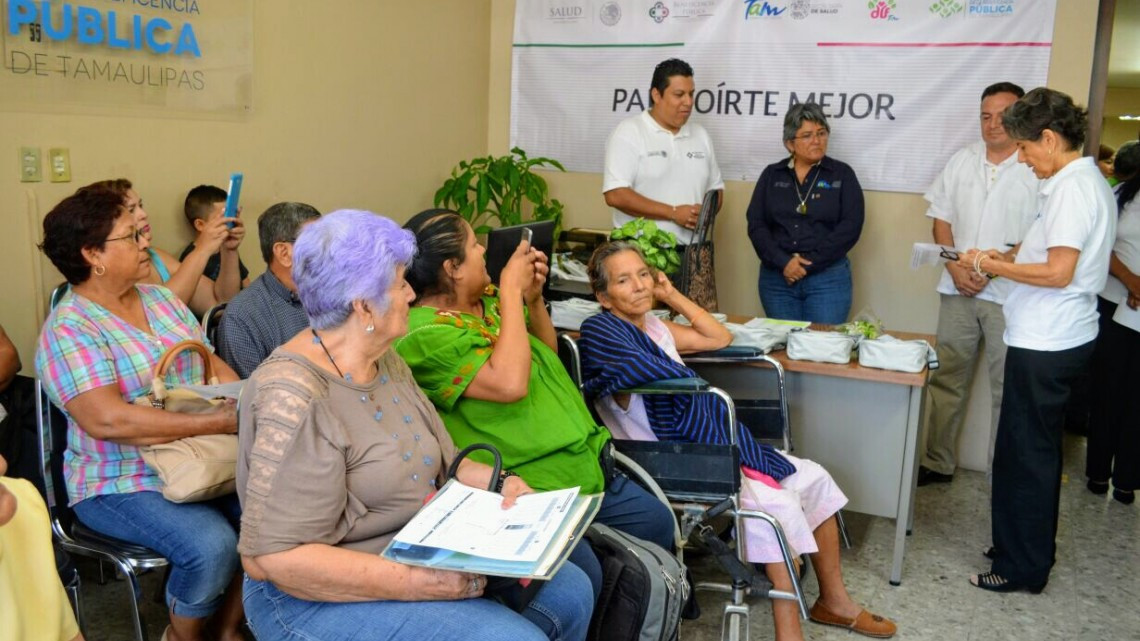 Entrega Salud 180 aparatos auditivos