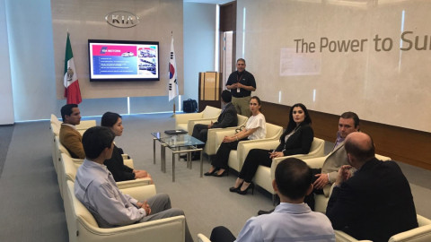 Carlos Talalcón fortalece lazos con el presidente de KIA Motors México 