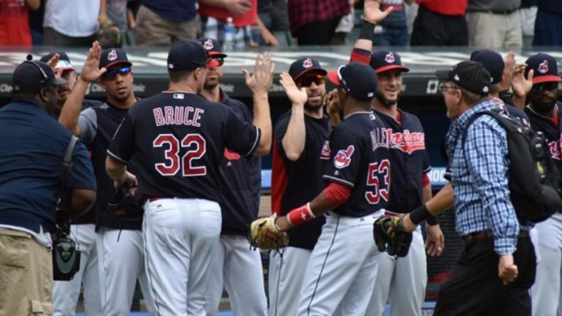 Indios fijan récord de 21 triunfos al hilo