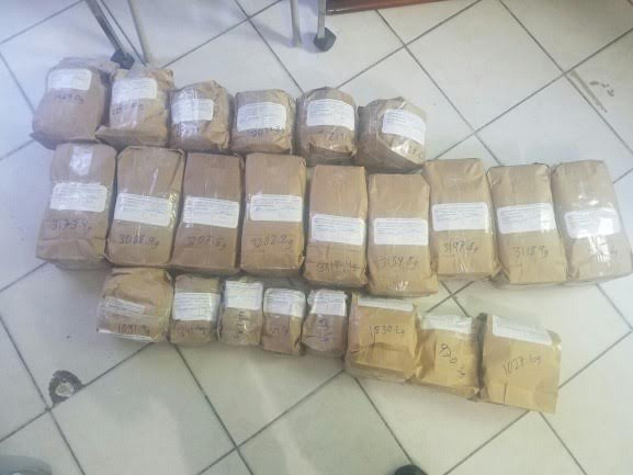 Detienen a persona que transportaba marihuana