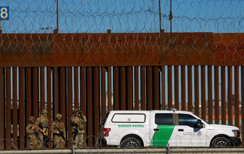 EU refuerza muro fronterizo con alambradas de navajas y medidas disuasivas